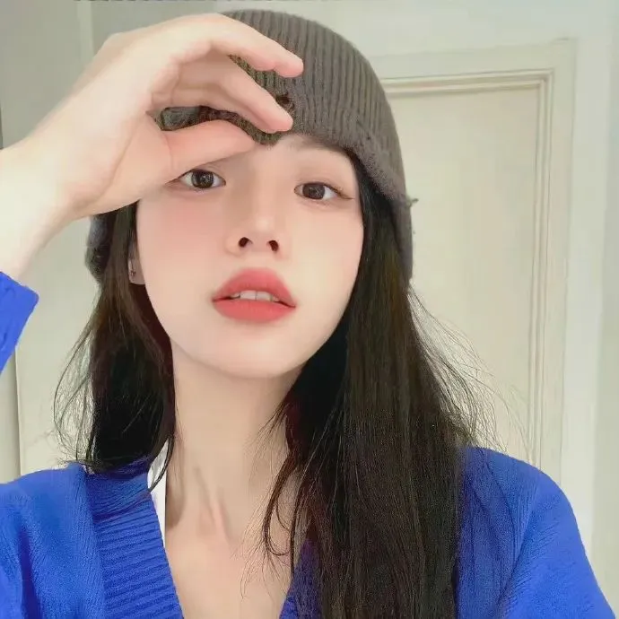 【社会反思】《明天，我会成为谁的女友》全集在线：出租女友、陪酒女、追星族的边缘女性真实生活图鉴