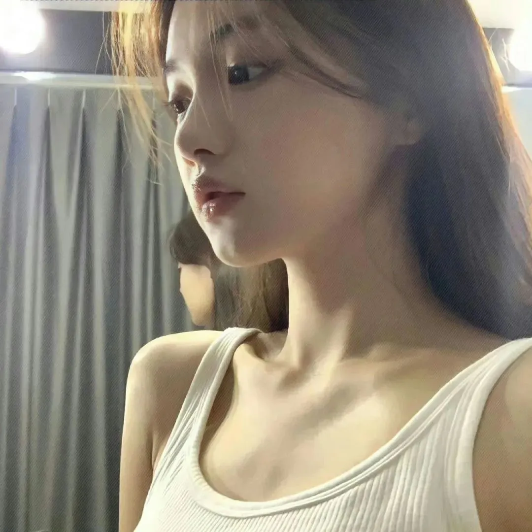大尺度复仇惊悚《假面女郎》无删减版在线：容貌焦虑逼疯普通女孩，整容杀人走上绝路